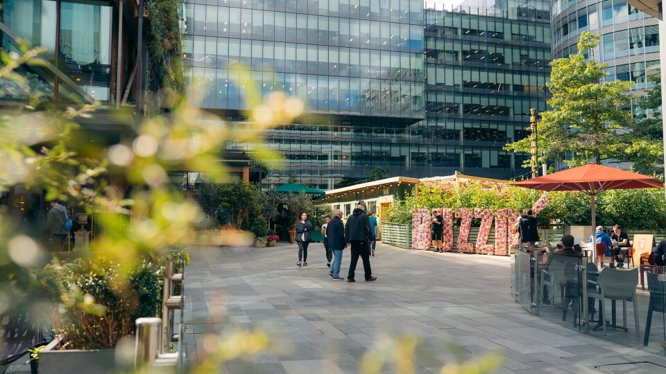 Form-city plaza header